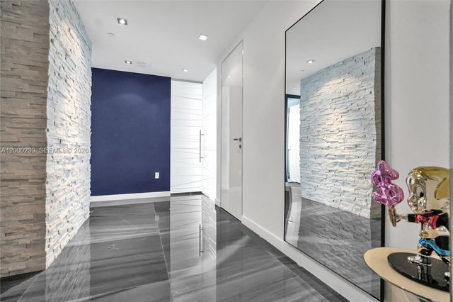 1100 Biscayne Blvd 6001, Miami, FL 33132