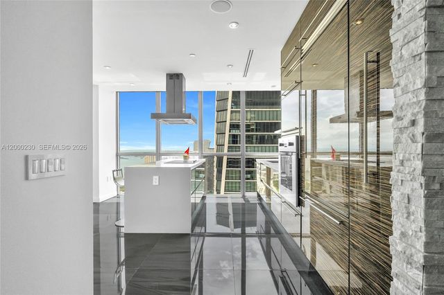 1100 Biscayne Blvd 6001, Miami, FL 33132