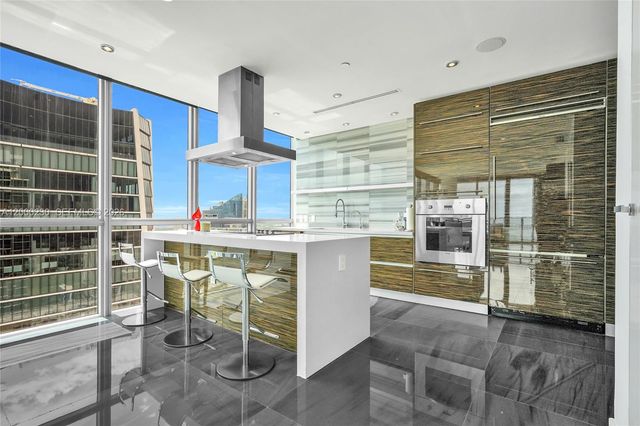 1100 Biscayne Blvd 6001, Miami, FL 33132