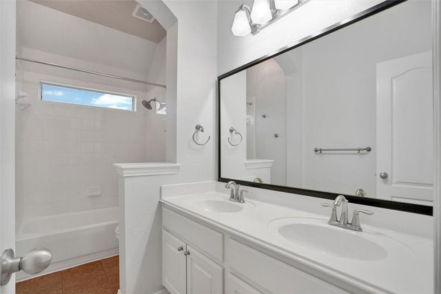 2001 Singing HLS, Leander, TX 78641