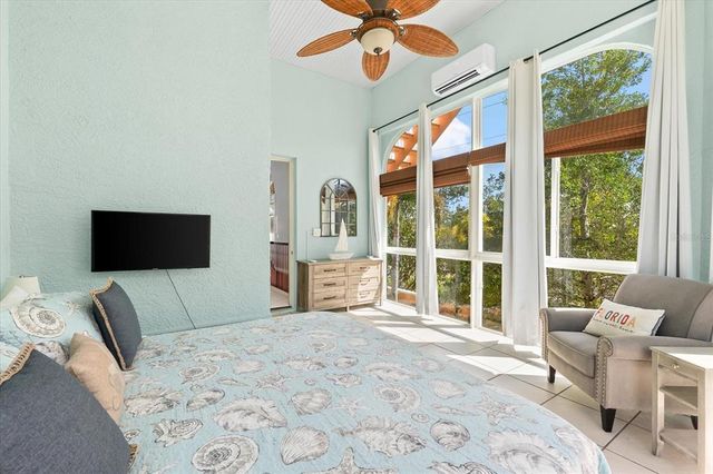 4001 5TH AVENUE, Holmes Beach, FL 34217