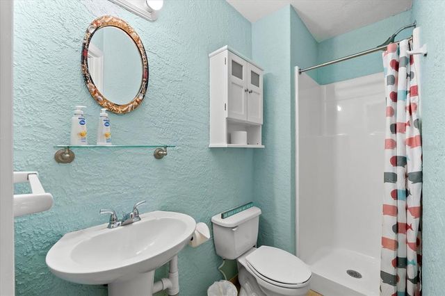 4001 5TH AVENUE, Holmes Beach, FL 34217