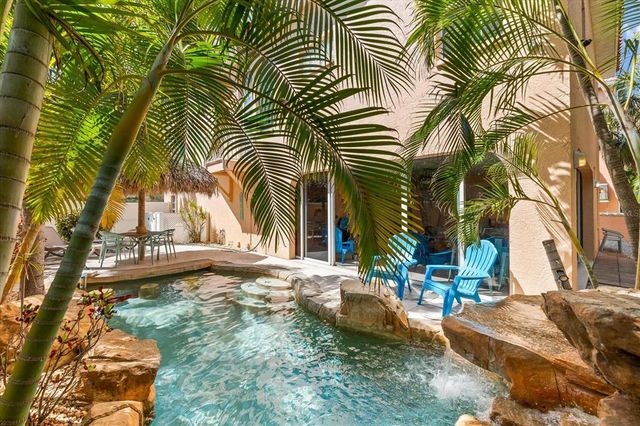 4001 5TH AVENUE, Holmes Beach, FL 34217