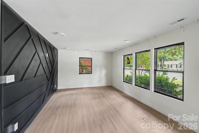 3801 Woodleaf Road, Charlotte, NC 28205