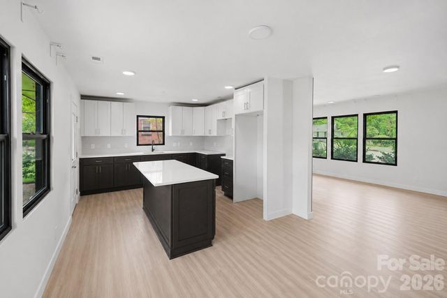 3801 Woodleaf Road, Charlotte, NC 28205