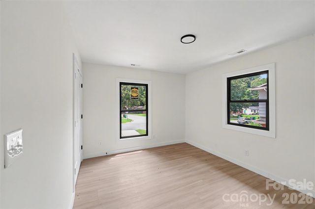 3801 Woodleaf Road, Charlotte, NC 28205