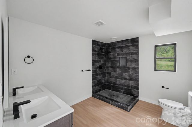 3801 Woodleaf Road, Charlotte, NC 28205
