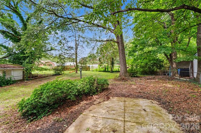 3801 Woodleaf Road, Charlotte, NC 28205