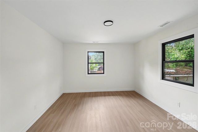 3801 Woodleaf Road, Charlotte, NC 28205