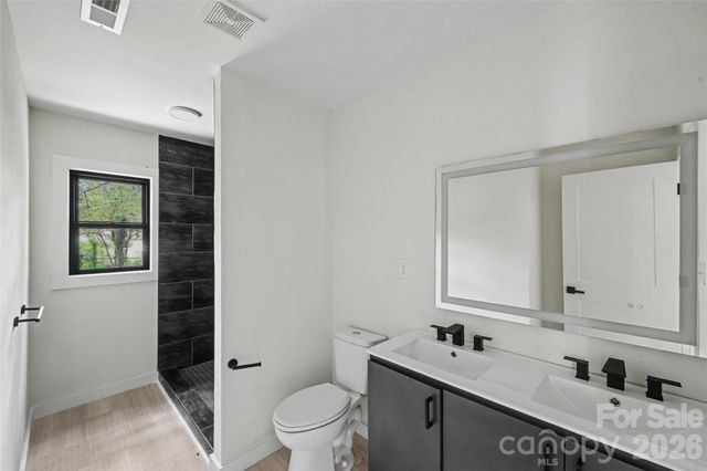 3801 Woodleaf Road, Charlotte, NC 28205