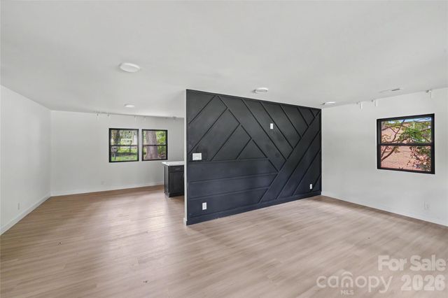 3801 Woodleaf Road, Charlotte, NC 28205