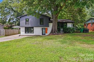 3801 Woodleaf Road, Charlotte, NC 28205