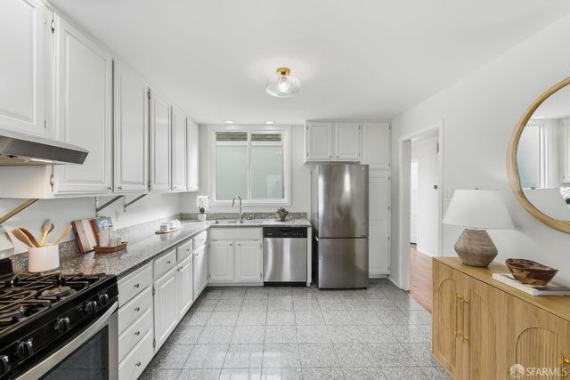 2442 45th Avenue, San Francisco, CA 94116