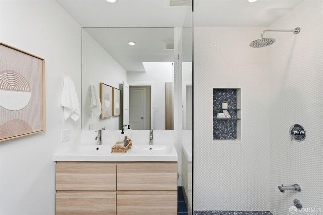 2442 45th Avenue, San Francisco, CA 94116