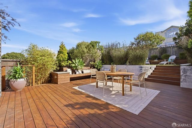 2442 45th Avenue, San Francisco, CA 94116