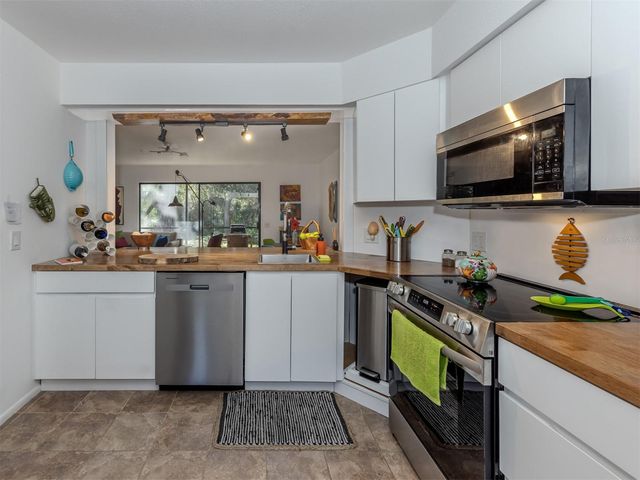 139 WOODLAND PLACE 139, Osprey, FL 34229