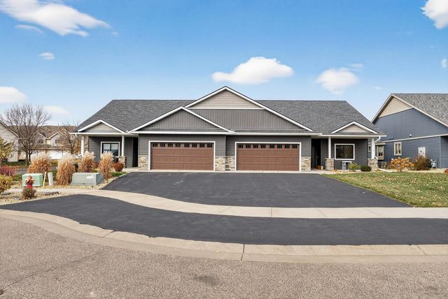 1041 Legend Lane, River Falls, WI 54022