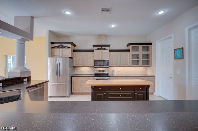 638 Parkdale BLVD, Lehigh Acres, FL 33974