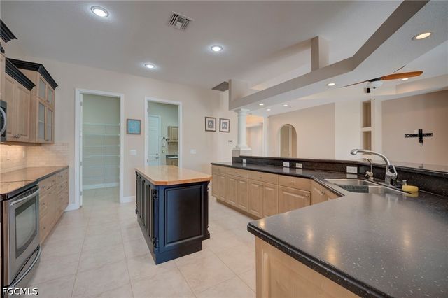 638 Parkdale BLVD, Lehigh Acres, FL 33974