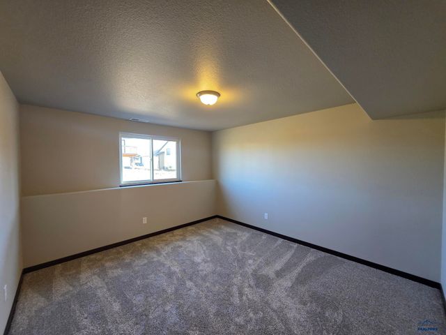 3974 MAGNUM RD, Rapid City, SD 57703