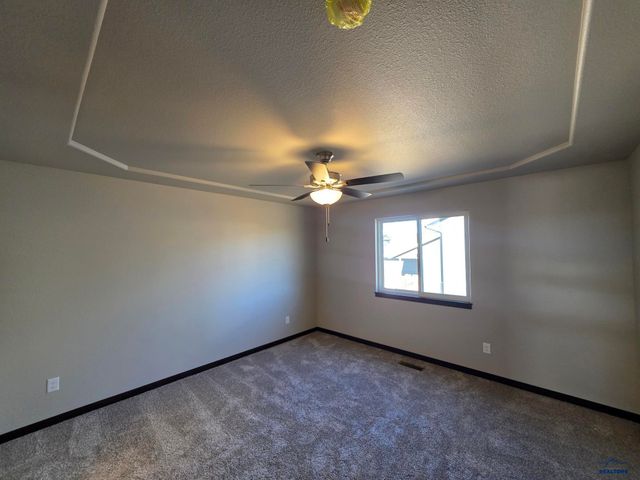 3974 MAGNUM RD, Rapid City, SD 57703