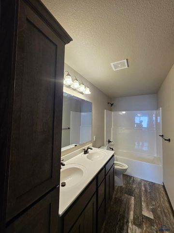 3974 MAGNUM RD, Rapid City, SD 57703