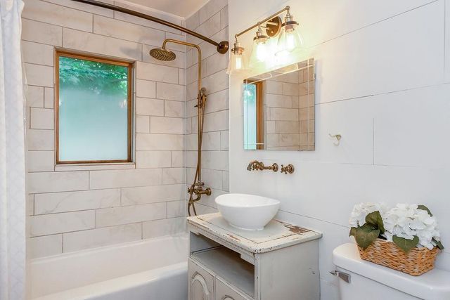 13811 Belmont Avenue, Grandview, MO 64030