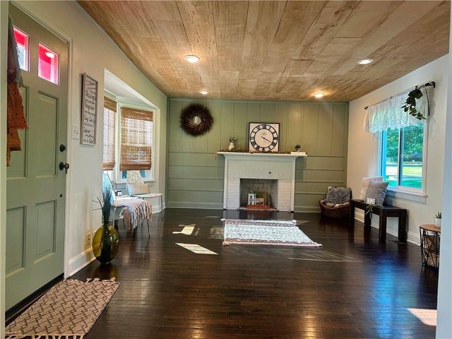 13811 Belmont Avenue, Grandview, MO 64030