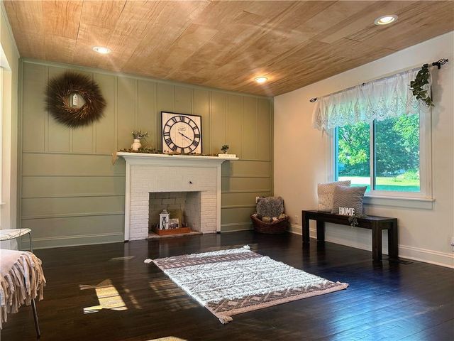 13811 Belmont Avenue, Grandview, MO 64030