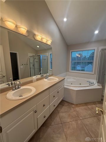 1600 Sunnington Grove Drive, Dayton, OH 45458