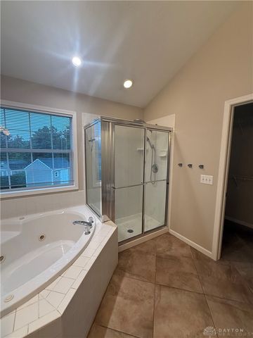 1600 Sunnington Grove Drive, Dayton, OH 45458