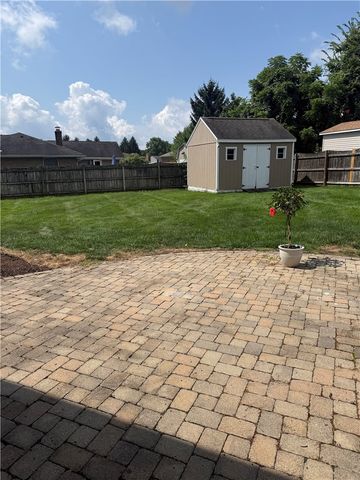 1600 Sunnington Grove Drive, Dayton, OH 45458