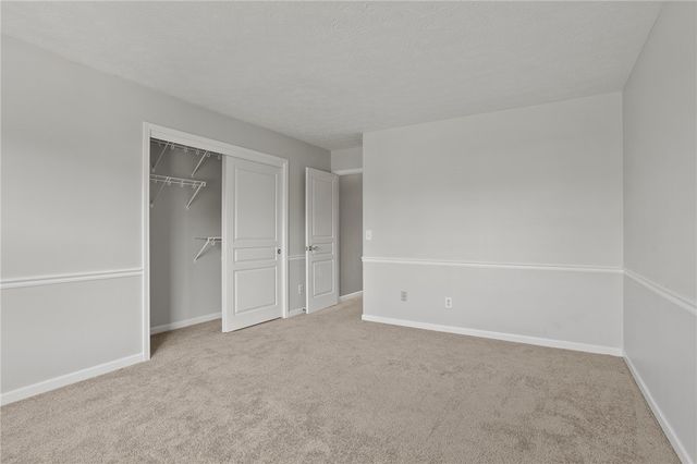 1600 Sunnington Grove Drive, Dayton, OH 45458