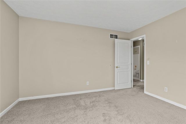 1600 Sunnington Grove Drive, Dayton, OH 45458