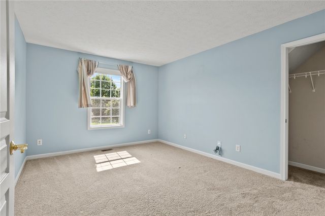 1600 Sunnington Grove Drive, Dayton, OH 45458