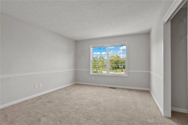 1600 Sunnington Grove Drive, Dayton, OH 45458