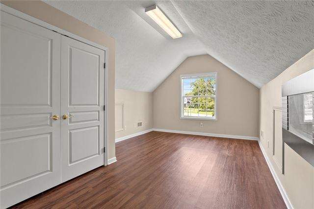 1600 Sunnington Grove Drive, Dayton, OH 45458
