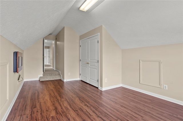 1600 Sunnington Grove Drive, Dayton, OH 45458
