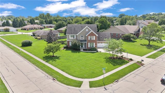 1600 Sunnington Grove Drive, Dayton, OH 45458