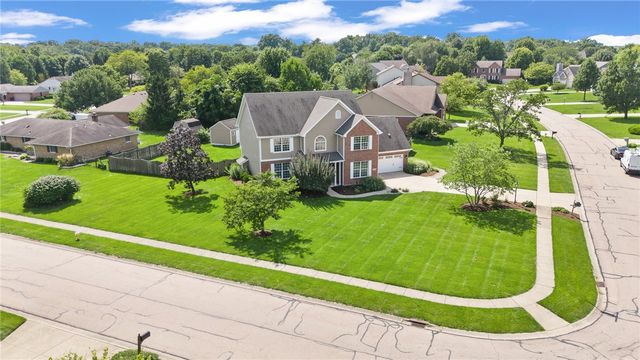1600 Sunnington Grove Drive, Dayton, OH 45458