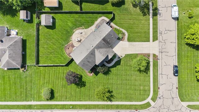 1600 Sunnington Grove Drive, Dayton, OH 45458