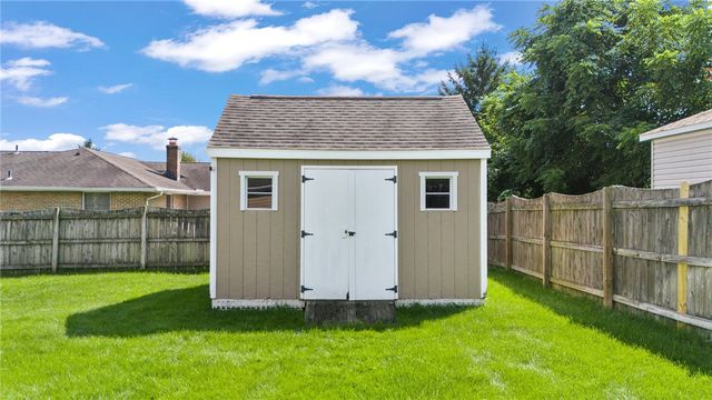 1600 Sunnington Grove Drive, Dayton, OH 45458