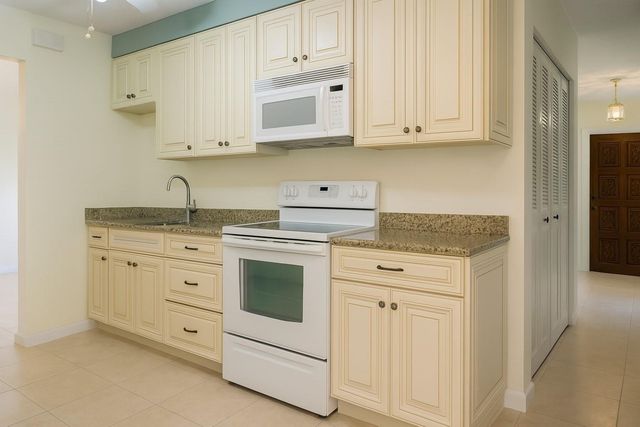 8415 NW 59th Place, Tamarac, FL 33321