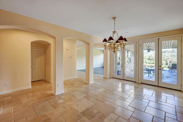 25440 Rue Lausanne, Escondido, CA 92026