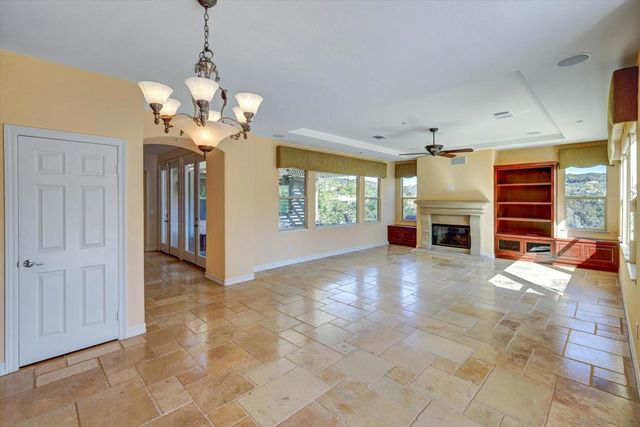 25440 Rue Lausanne, Escondido, CA 92026