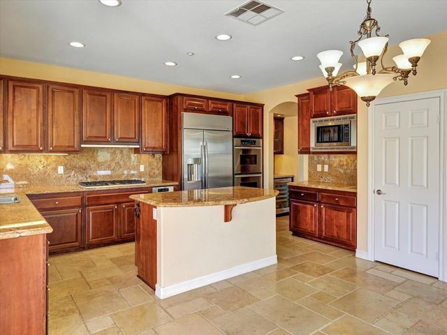 25440 Rue Lausanne, Escondido, CA 92026