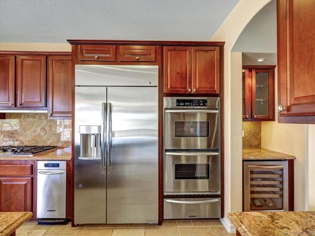 25440 Rue Lausanne, Escondido, CA 92026