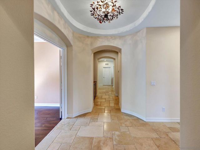 25440 Rue Lausanne, Escondido, CA 92026