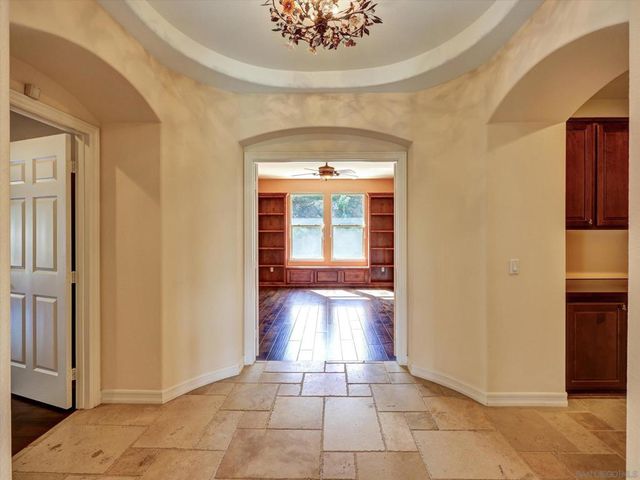 25440 Rue Lausanne, Escondido, CA 92026