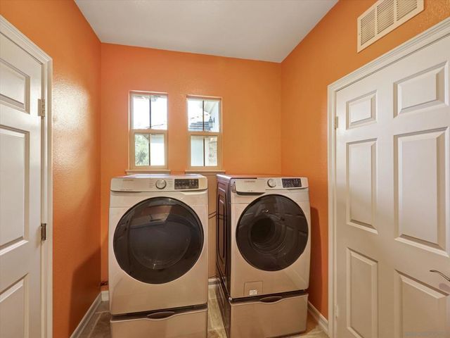 25440 Rue Lausanne, Escondido, CA 92026